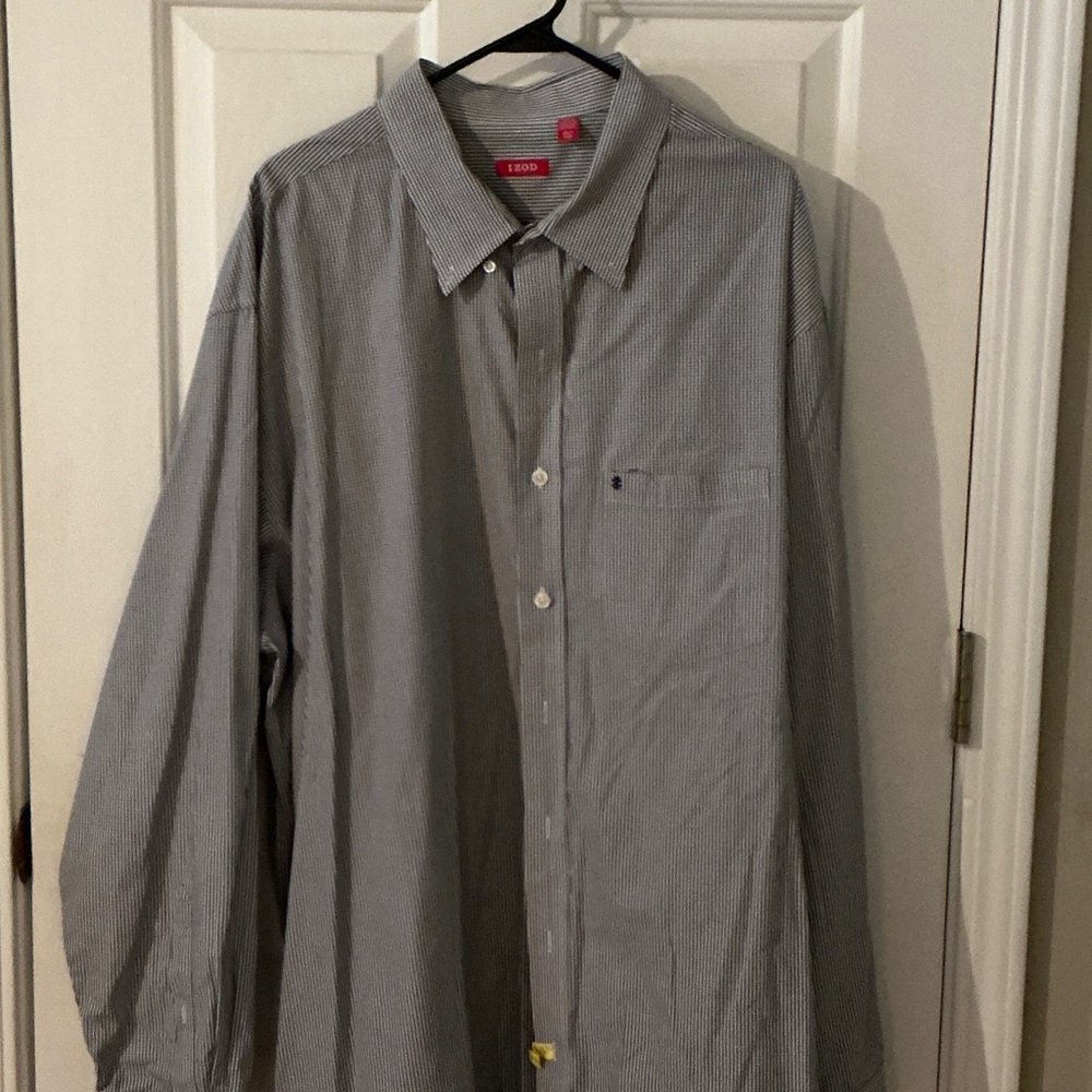 Izod Men's Black and White Plaid Shirt